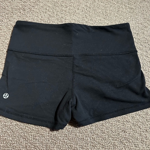 Lululemon shorts - Picture 5 of 6
